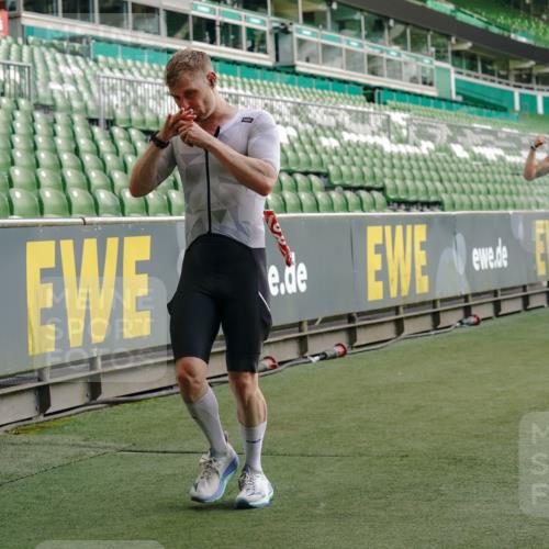 13.09.2026 - 21. swb-Marathon Bremen Michael Burmester http://msf.ph/oto/10444806 13.09.2026 12:45:32 Laufen im Stadion 195, 280, 339, 474, 493, 508, 567, 678, 681, 697, 715, 788, 1017, 1034, 1181, 1241, 1264, 1277, 1301, 1335, 1498, 1696, 1863, 1937, 1975, 2020, 2084, 2098, 2297, 2889, 3092, 3271, 3609, 4110, 4118, 4157, 4328, 5092, 5719, 5996, 6918, 6973, 7015, 7206, 7265, 7336, 7478, 7715, 8028, 8054, 8096, 8319, 8325, 8331, 8670, 8701, 8756, 8936, 9070, 9129, 9137, 9273, 9306, 9495, 9583, 9642, 13063, 13168, 13237, 439, 650, 957, 1411, 1667, 1822, 1850 meine-sportfotos.de