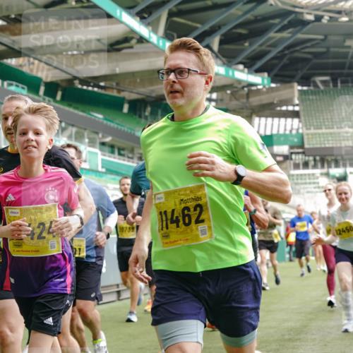 13.09.2026 - 21. swb-Marathon Bremen Michael Burmester http://msf.ph/oto/10444888 13.09.2026 10:29:02 Laufen im Stadion 10162, 10170, 10183, 10189, 10200, 10218, 10223, 10253, 10267, 10270, 10293, 10294, 10316, 10329, 10334, 10348, 10381, 10393, 10421, 10426, 10467, 10508, 10525, 10537, 10538, 10544, 10585, 10594, 10655, 10709, 10734, 10739, 10761, 10763, 10770, 10814, 10825, 10827, 10835, 10840, 10846, 10860, 10876, 10910, 10917, 10923, 10966, 10993, 11005, 11007, 11018, 11035, 11058, 11076, 11087, 11092, 11109, 11111, 11170 meine-sportfotos.de