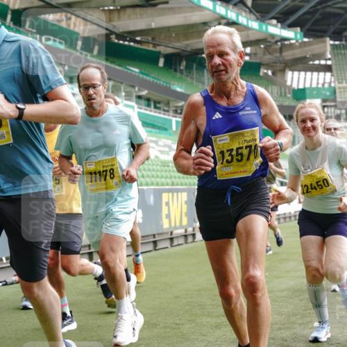 13.09.2026 - 21. swb-Marathon Bremen Michael Burmester http://msf.ph/oto/10444951 13.09.2026 10:29:04 Laufen im Stadion 10162, 10170, 10183, 10189, 10200, 10218, 10223, 10253, 10267, 10270, 10293, 10294, 10316, 10329, 10334, 10348, 10381, 10393, 10421, 10426, 10467, 10508, 10525, 10537, 10538, 10544, 10585, 10594, 10655, 10709, 10734, 10739, 10761, 10763, 10770, 10814, 10825, 10827, 10835, 10840, 10846, 10876, 10910, 10917, 10923, 10966, 10993, 11005, 11007, 11018, 11035, 11058, 11076, 11087, 11092, 11109, 11111, 11170 meine-sportfotos.de