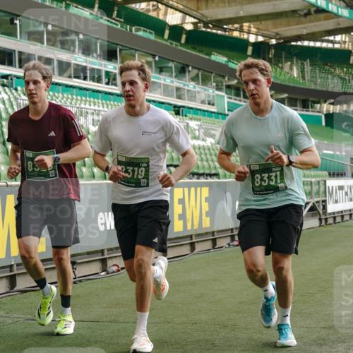 13.09.2026 - 21. swb-Marathon Bremen Michael Burmester http://msf.ph/oto/10444958 13.09.2026 12:45:36 Laufen im Stadion 195, 280, 339, 474, 493, 508, 567, 678, 681, 697, 715, 788, 1017, 1034, 1181, 1241, 1264, 1277, 1301, 1335, 1696, 1863, 1937, 1975, 2020, 2084, 2297, 2889, 3092, 3271, 3609, 4110, 4118, 4157, 4328, 5092, 5238, 5674, 5719, 5996, 6918, 6973, 7015, 7206, 7265, 7336, 7478, 7715, 8028, 8054, 8096, 8319, 8325, 8331, 8670, 8701, 8756, 8936, 9070, 9129, 9137, 9273, 9306, 9495, 9583, 9642, 13063, 13168, 13237, 439, 957, 1411, 1667, 1822, 1850 meine-sportfotos.de