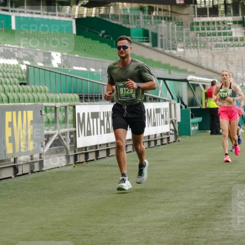 13.09.2026 - 21. swb-Marathon Bremen Michael Burmester http://msf.ph/oto/10445012 13.09.2026 12:45:40 Laufen im Stadion 195, 280, 339, 474, 493, 508, 567, 681, 697, 715, 788, 1017, 1034, 1181, 1241, 1264, 1277, 1301, 1335, 1696, 1863, 1937, 1975, 2020, 2084, 2087, 2297, 2889, 3092, 3271, 3609, 4110, 4118, 4157, 4328, 5092, 5238, 5283, 5674, 5719, 5996, 6918, 6973, 7206, 7265, 7336, 7478, 7715, 8028, 8054, 8096, 8319, 8325, 8331, 8670, 8701, 8756, 8936, 9070, 9129, 9137, 9273, 9306, 9495, 9583, 9642, 13063, 13168, 13237, 439, 957, 1411, 1667, 1822, 1850 meine-sportfotos.de