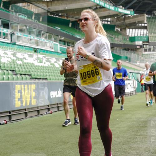 13.09.2026 - 21. swb-Marathon Bremen Michael Burmester http://msf.ph/oto/10445112 13.09.2026 10:29:06 Laufen im Stadion 10162, 10170, 10183, 10189, 10200, 10218, 10223, 10253, 10267, 10270, 10293, 10294, 10316, 10329, 10334, 10348, 10381, 10393, 10421, 10426, 10467, 10508, 10525, 10537, 10538, 10544, 10585, 10594, 10655, 10709, 10734, 10739, 10761, 10763, 10764, 10770, 10814, 10825, 10827, 10835, 10840, 10846, 10876, 10910, 10917, 10923, 10966, 10993, 11005, 11007, 11018, 11035, 11058, 11076, 11087, 11092, 11109, 11111, 11170 meine-sportfotos.de