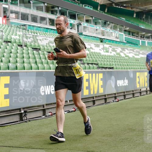 13.09.2026 - 21. swb-Marathon Bremen Michael Burmester http://msf.ph/oto/10445169 13.09.2026 10:29:07 Laufen im Stadion 10162, 10170, 10183, 10189, 10200, 10218, 10223, 10253, 10267, 10270, 10293, 10294, 10316, 10329, 10334, 10348, 10381, 10393, 10421, 10426, 10467, 10508, 10525, 10537, 10538, 10544, 10585, 10594, 10655, 10709, 10734, 10739, 10761, 10763, 10764, 10770, 10814, 10825, 10827, 10835, 10840, 10846, 10876, 10910, 10917, 10923, 10966, 10993, 11005, 11007, 11018, 11035, 11058, 11076, 11087, 11092, 11109, 11170 meine-sportfotos.de