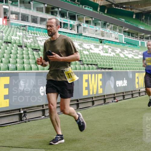 13.09.2026 - 21. swb-Marathon Bremen Michael Burmester http://msf.ph/oto/10445188 13.09.2026 10:29:07 Laufen im Stadion 10162, 10170, 10183, 10189, 10200, 10218, 10223, 10253, 10267, 10270, 10293, 10294, 10316, 10329, 10334, 10348, 10381, 10393, 10421, 10426, 10467, 10508, 10525, 10537, 10538, 10544, 10585, 10594, 10655, 10709, 10734, 10739, 10761, 10763, 10764, 10770, 10814, 10825, 10827, 10835, 10840, 10846, 10876, 10910, 10917, 10923, 10966, 10993, 11005, 11007, 11018, 11035, 11058, 11076, 11087, 11092, 11109, 11170 meine-sportfotos.de