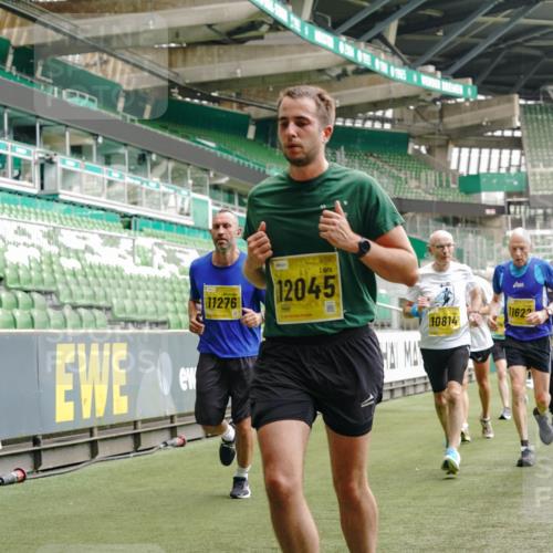 13.09.2026 - 21. swb-Marathon Bremen Michael Burmester http://msf.ph/oto/10445224 13.09.2026 10:29:08 Laufen im Stadion 10162, 10170, 10183, 10189, 10200, 10218, 10223, 10253, 10267, 10270, 10293, 10294, 10316, 10329, 10334, 10348, 10381, 10393, 10421, 10426, 10467, 10508, 10525, 10537, 10538, 10544, 10585, 10594, 10655, 10709, 10734, 10739, 10761, 10763, 10764, 10770, 10814, 10825, 10827, 10835, 10840, 10846, 10876, 10910, 10917, 10923, 10966, 10993, 11005, 11007, 11018, 11035, 11058, 11076, 11087, 11092, 11109, 11170 meine-sportfotos.de
