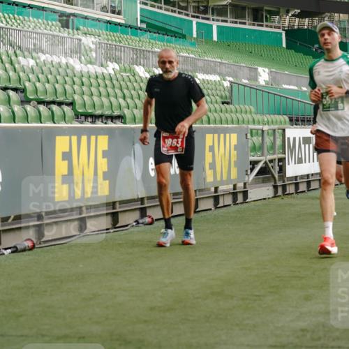 13.09.2026 - 21. swb-Marathon Bremen Michael Burmester http://msf.ph/oto/10445436 13.09.2026 12:45:56 Laufen im Stadion 195, 280, 339, 474, 508, 538, 567, 604, 697, 715, 788, 1017, 1034, 1181, 1241, 1264, 1277, 1301, 1863, 1937, 1975, 2020, 2021, 2084, 2087, 2297, 2809, 2889, 3092, 3271, 3609, 4110, 4157, 4236, 5024, 5092, 5238, 5283, 5674, 5719, 5996, 6918, 7206, 7265, 7336, 7478, 7715, 8054, 8096, 8319, 8325, 8331, 8670, 8701, 8756, 8936, 8983, 9070, 9129, 9273, 9306, 9495, 9544, 9583, 9642, 13034, 13168, 439, 1411, 1667, 1822, 1850 meine-sportfotos.de