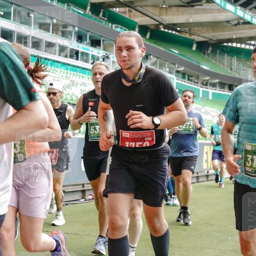 13.09.2026 - 21. swb-Marathon Bremen Michael Burmester http://msf.ph/oto/10445586 13.09.2026 13:08:01 Laufen im Stadion 132, 156, 310, 372, 489, 551, 607, 682, 716, 800, 808, 809, 831, 834, 846, 884, 911, 922, 1025, 1083, 1124, 1173, 1189, 1210, 1285, 1289, 1322, 1364, 1369, 1387, 1395, 1437, 1532, 1545, 1559, 1600, 1688, 1831, 1841, 1854, 1871, 1899, 1926, 1938, 2003, 2041, 2070, 2090, 2215, 2219, 2229, 2283, 2318, 2366, 2380, 2405, 2440, 2467, 2492, 2565, 2611, 2635, 2699, 2707, 2721, 2727, 2731, 2755, 2782, 2802, 2818, 2823, 2831, 2841, 2866, 2897, 2911, 2930, 2949, 2960 meine-sportfotos.de