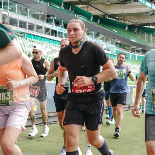 13.09.2026 - 21. swb-Marathon Bremen Michael Burmester http://msf.ph/oto/10445607 13.09.2026 13:08:01 Laufen im Stadion 132, 156, 310, 372, 489, 551, 607, 682, 716, 800, 808, 809, 831, 834, 846, 884, 911, 922, 1025, 1083, 1124, 1173, 1189, 1210, 1285, 1289, 1322, 1364, 1369, 1387, 1395, 1437, 1532, 1545, 1559, 1600, 1688, 1831, 1841, 1854, 1871, 1899, 1926, 1938, 2003, 2041, 2070, 2090, 2215, 2219, 2229, 2283, 2318, 2366, 2380, 2405, 2440, 2467, 2492, 2565, 2611, 2635, 2699, 2707, 2721, 2727, 2731, 2755, 2782, 2802, 2818, 2823, 2831, 2841, 2866, 2897, 2911, 2930, 2949, 2960 meine-sportfotos.de