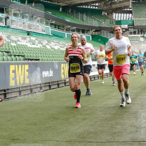 13.09.2026 - 21. swb-Marathon Bremen Michael Burmester http://msf.ph/oto/10445619 13.09.2026 10:29:16 Laufen im Stadion 10162, 10170, 10183, 10189, 10200, 10218, 10223, 10233, 10253, 10267, 10270, 10293, 10294, 10316, 10329, 10334, 10348, 10381, 10393, 10421, 10426, 10452, 10467, 10508, 10525, 10537, 10538, 10544, 10585, 10594, 10655, 10709, 10734, 10739, 10761, 10763, 10764, 10770, 10814, 10825, 10827, 10835, 10840, 10876, 10887, 10910, 10917, 10923, 10966, 10993, 11005, 11007, 11018, 11035, 11058, 11087, 11092, 11109, 11170 meine-sportfotos.de