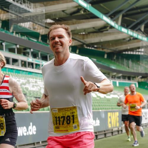 13.09.2026 - 21. swb-Marathon Bremen Michael Burmester http://msf.ph/oto/10445738 13.09.2026 10:29:18 Laufen im Stadion 10162, 10170, 10183, 10189, 10200, 10218, 10233, 10253, 10267, 10270, 10293, 10294, 10316, 10329, 10334, 10348, 10381, 10392, 10393, 10421, 10426, 10452, 10467, 10508, 10525, 10537, 10538, 10544, 10585, 10594, 10655, 10709, 10734, 10739, 10761, 10763, 10764, 10770, 10814, 10825, 10827, 10835, 10840, 10876, 10887, 10906, 10910, 10917, 10923, 10966, 10993, 11005, 11007, 11018, 11035, 11058, 11087, 11092, 11109, 11170 meine-sportfotos.de