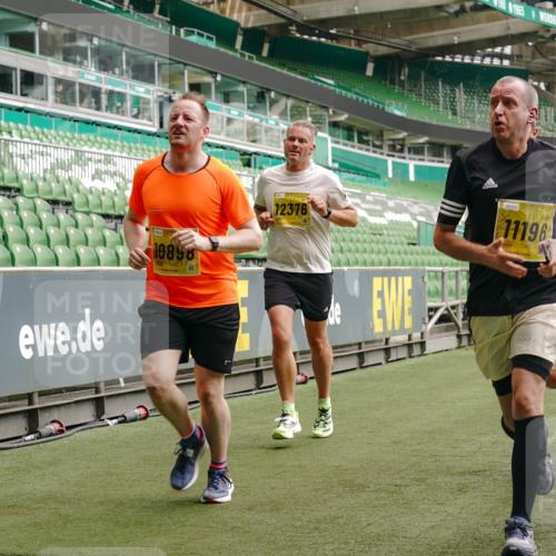 13.09.2026 - 21. swb-Marathon Bremen Michael Burmester http://msf.ph/oto/10445859 13.09.2026 10:29:20 Laufen im Stadion 10162, 10170, 10183, 10189, 10193, 10200, 10218, 10233, 10253, 10267, 10270, 10293, 10294, 10316, 10329, 10334, 10348, 10381, 10392, 10421, 10426, 10452, 10467, 10508, 10525, 10537, 10538, 10544, 10585, 10594, 10652, 10655, 10709, 10734, 10739, 10761, 10763, 10764, 10770, 10808, 10814, 10825, 10827, 10835, 10840, 10876, 10887, 10906, 10910, 10917, 10923, 10966, 10993, 11005, 11007, 11018, 11035, 11058, 11087, 11092, 11109, 11170 meine-sportfotos.de