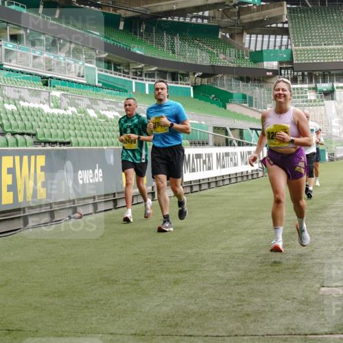 13.09.2026 - 21. swb-Marathon Bremen Michael Burmester http://msf.ph/oto/10445973 13.09.2026 10:29:23 Laufen im Stadion 10162, 10170, 10183, 10189, 10193, 10200, 10218, 10233, 10253, 10267, 10270, 10294, 10316, 10329, 10334, 10348, 10381, 10392, 10421, 10426, 10452, 10467, 10508, 10525, 10537, 10538, 10544, 10585, 10594, 10652, 10655, 10709, 10734, 10739, 10761, 10763, 10764, 10770, 10808, 10814, 10825, 10827, 10835, 10840, 10876, 10887, 10906, 10910, 10923, 10966, 10993, 11002, 11005, 11007, 11018, 11035, 11058, 11087, 11092, 11109, 11170 meine-sportfotos.de