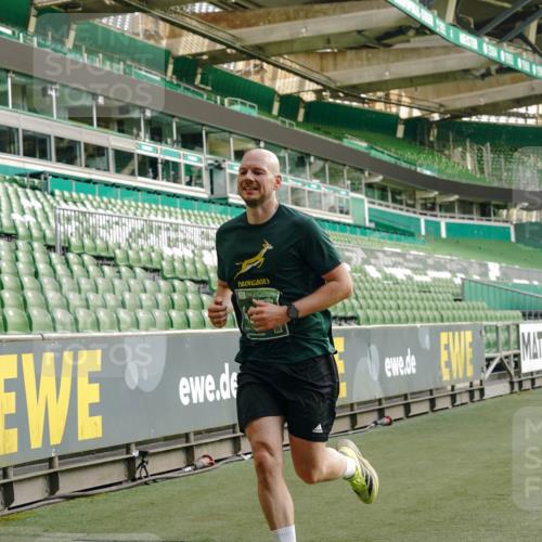 13.09.2026 - 21. swb-Marathon Bremen Michael Burmester http://msf.ph/oto/10445990 13.09.2026 12:46:19 Laufen im Stadion 195, 280, 474, 508, 538, 567, 604, 697, 788, 868, 1017, 1034, 1181, 1241, 1277, 1554, 1863, 1937, 2020, 2021, 2084, 2087, 2297, 2538, 2809, 2889, 3092, 3196, 3271, 3424, 3520, 3609, 4110, 4157, 4236, 4777, 5024, 5092, 5238, 5283, 5674, 5719, 5725, 6053, 6686, 6815, 6918, 7102, 7336, 7478, 7814, 7871, 8054, 8096, 8319, 8325, 8331, 8334, 8670, 8701, 8756, 8936, 8983, 9070, 9129, 9273, 9306, 9495, 9544, 9583, 9642, 9813, 13034, 439, 1667, 1850 meine-sportfotos.de