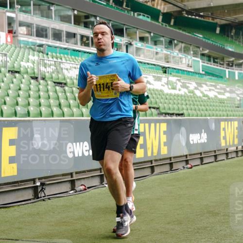 13.09.2026 - 21. swb-Marathon Bremen Michael Burmester http://msf.ph/oto/10446013 13.09.2026 10:29:25 Laufen im Stadion 10162, 10170, 10183, 10189, 10193, 10200, 10218, 10233, 10253, 10267, 10270, 10294, 10316, 10329, 10334, 10348, 10381, 10392, 10421, 10426, 10452, 10467, 10508, 10525, 10537, 10538, 10544, 10585, 10652, 10655, 10709, 10734, 10739, 10761, 10763, 10764, 10770, 10808, 10814, 10825, 10827, 10835, 10840, 10876, 10887, 10906, 10910, 10923, 10966, 10993, 11002, 11005, 11007, 11018, 11035, 11058, 11087, 11092, 11109, 11170 meine-sportfotos.de