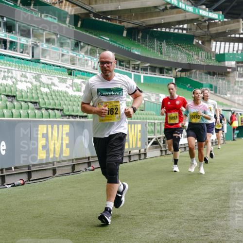13.09.2026 - 21. swb-Marathon Bremen Michael Burmester http://msf.ph/oto/10446112 13.09.2026 10:29:27 Laufen im Stadion 10162, 10170, 10183, 10189, 10193, 10200, 10218, 10233, 10253, 10267, 10270, 10294, 10316, 10329, 10334, 10348, 10381, 10392, 10421, 10426, 10452, 10467, 10508, 10525, 10537, 10538, 10544, 10585, 10652, 10655, 10709, 10734, 10739, 10761, 10763, 10764, 10770, 10808, 10814, 10825, 10827, 10835, 10840, 10876, 10887, 10906, 10910, 10923, 10966, 10993, 11002, 11005, 11007, 11018, 11035, 11058, 11087, 11092, 11109, 11170 meine-sportfotos.de
