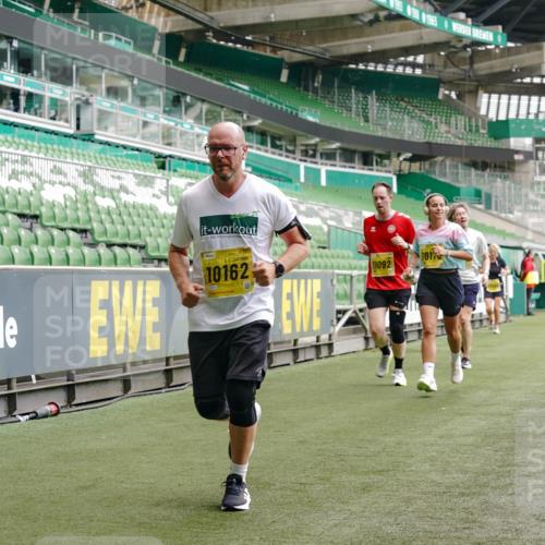 13.09.2026 - 21. swb-Marathon Bremen Michael Burmester http://msf.ph/oto/10446128 13.09.2026 10:29:28 Laufen im Stadion 10162, 10170, 10183, 10189, 10193, 10200, 10218, 10233, 10253, 10267, 10270, 10294, 10316, 10329, 10334, 10348, 10381, 10392, 10421, 10426, 10452, 10467, 10508, 10525, 10537, 10538, 10544, 10585, 10652, 10655, 10709, 10734, 10739, 10761, 10763, 10764, 10770, 10808, 10814, 10825, 10827, 10835, 10840, 10876, 10887, 10906, 10910, 10923, 10966, 10993, 11002, 11005, 11007, 11018, 11035, 11058, 11087, 11092, 11109, 11170 meine-sportfotos.de