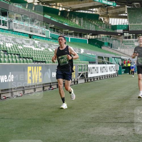 13.09.2026 - 21. swb-Marathon Bremen Michael Burmester http://msf.ph/oto/10446169 13.09.2026 12:46:25 Laufen im Stadion 195, 280, 474, 508, 538, 567, 604, 697, 788, 868, 1017, 1034, 1181, 1241, 1277, 1554, 1863, 2020, 2021, 2084, 2087, 2297, 2538, 2809, 2889, 3092, 3118, 3196, 3271, 3424, 3520, 3609, 4110, 4157, 4236, 4239, 4729, 4777, 4808, 5024, 5092, 5238, 5283, 5674, 5719, 5725, 6053, 6686, 6815, 6918, 7102, 7336, 7478, 7814, 7871, 8054, 8096, 8319, 8325, 8331, 8334, 8670, 8701, 8756, 8936, 8983, 9070, 9129, 9273, 9306, 9495, 9544, 9583, 9642, 9813, 13034, 439, 1667, 1850 meine-sportfotos.de