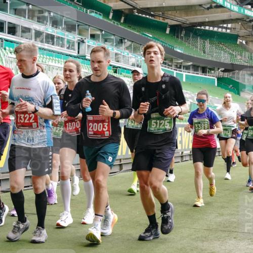 13.09.2026 - 21. swb-Marathon Bremen Michael Burmester http://msf.ph/oto/10446217 13.09.2026 13:08:10 Laufen im Stadion 132, 156, 489, 551, 607, 682, 716, 800, 808, 809, 831, 834, 846, 884, 911, 922, 1025, 1124, 1173, 1189, 1210, 1285, 1289, 1322, 1364, 1369, 1387, 1395, 1398, 1532, 1559, 1600, 1688, 1831, 1841, 1854, 1871, 1899, 1926, 1938, 2003, 2041, 2070, 2090, 2215, 2219, 2229, 2283, 2318, 2366, 2380, 2405, 2413, 2440, 2467, 2492, 2565, 2611, 2635, 2692, 2699, 2721, 2727, 2731, 2755, 2782, 2802, 2818, 2823, 2831, 2841, 2866, 2897, 2911, 2930, 2949, 2960 meine-sportfotos.de