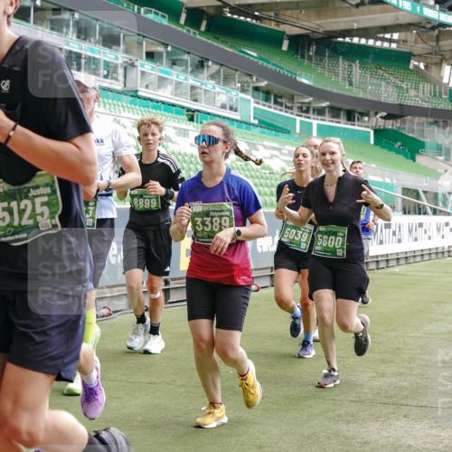13.09.2026 - 21. swb-Marathon Bremen Michael Burmester http://msf.ph/oto/10446295 13.09.2026 13:08:11 Laufen im Stadion 132, 156, 489, 551, 607, 682, 716, 800, 808, 809, 834, 846, 884, 911, 922, 1025, 1124, 1173, 1189, 1210, 1285, 1289, 1322, 1364, 1369, 1387, 1395, 1398, 1532, 1559, 1600, 1688, 1831, 1841, 1854, 1871, 1899, 1926, 1938, 2003, 2041, 2070, 2090, 2215, 2219, 2229, 2283, 2318, 2366, 2380, 2405, 2413, 2440, 2467, 2492, 2565, 2611, 2635, 2692, 2699, 2721, 2727, 2731, 2755, 2782, 2802, 2818, 2823, 2831, 2841, 2866, 2897, 2911, 2930, 2949, 2960 meine-sportfotos.de