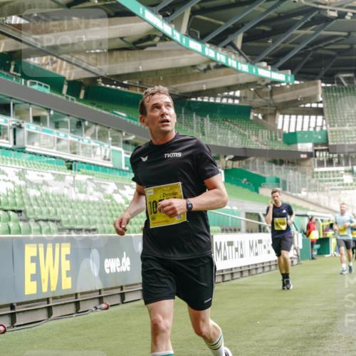 13.09.2026 - 21. swb-Marathon Bremen Michael Burmester http://msf.ph/oto/10446355 13.09.2026 10:29:32 Laufen im Stadion 10162, 10170, 10183, 10193, 10200, 10218, 10233, 10253, 10267, 10270, 10294, 10316, 10329, 10334, 10348, 10381, 10392, 10421, 10426, 10452, 10467, 10525, 10537, 10538, 10544, 10585, 10641, 10652, 10655, 10709, 10734, 10739, 10761, 10763, 10764, 10770, 10780, 10808, 10814, 10825, 10827, 10835, 10837, 10840, 10876, 10887, 10906, 10910, 10923, 10966, 10984, 10993, 11002, 11005, 11007, 11018, 11035, 11058, 11087, 11092, 11109, 11170 meine-sportfotos.de