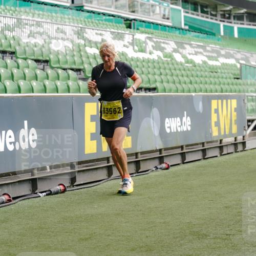 13.09.2026 - 21. swb-Marathon Bremen Michael Burmester http://msf.ph/oto/10446372 13.09.2026 10:29:34 Laufen im Stadion 10162, 10170, 10183, 10193, 10200, 10218, 10233, 10253, 10267, 10270, 10294, 10316, 10334, 10348, 10381, 10392, 10421, 10426, 10452, 10467, 10515, 10525, 10537, 10538, 10544, 10585, 10641, 10652, 10655, 10709, 10734, 10739, 10761, 10763, 10764, 10770, 10780, 10808, 10814, 10825, 10827, 10835, 10837, 10840, 10876, 10887, 10906, 10910, 10923, 10966, 10984, 10993, 11002, 11005, 11007, 11018, 11035, 11058, 11087, 11092, 11109, 11170 meine-sportfotos.de