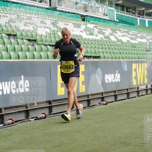13.09.2026 - 21. swb-Marathon Bremen Michael Burmester http://msf.ph/oto/10446391 13.09.2026 10:29:34 Laufen im Stadion 10162, 10170, 10183, 10193, 10200, 10218, 10233, 10253, 10267, 10270, 10294, 10316, 10334, 10348, 10381, 10392, 10421, 10426, 10452, 10467, 10515, 10525, 10537, 10538, 10544, 10585, 10641, 10652, 10655, 10709, 10734, 10739, 10761, 10763, 10764, 10770, 10780, 10808, 10814, 10825, 10827, 10835, 10837, 10840, 10876, 10887, 10906, 10910, 10923, 10966, 10984, 10993, 11002, 11005, 11007, 11018, 11035, 11058, 11087, 11092, 11109, 11170 meine-sportfotos.de