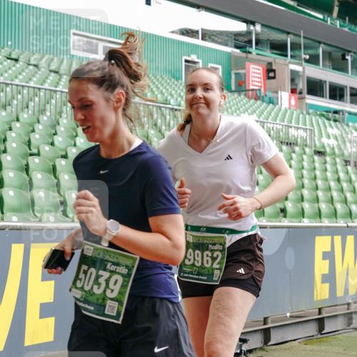 13.09.2026 - 21. swb-Marathon Bremen Michael Burmester http://msf.ph/oto/10446448 13.09.2026 13:08:14 Laufen im Stadion 132, 156, 489, 551, 607, 682, 716, 800, 808, 809, 834, 846, 884, 911, 922, 1025, 1124, 1150, 1173, 1189, 1210, 1285, 1289, 1322, 1364, 1369, 1387, 1395, 1398, 1532, 1559, 1600, 1688, 1831, 1841, 1854, 1871, 1880, 1899, 1926, 1938, 2003, 2041, 2070, 2090, 2215, 2219, 2229, 2283, 2318, 2366, 2380, 2405, 2413, 2440, 2467, 2492, 2565, 2611, 2635, 2692, 2699, 2721, 2727, 2731, 2755, 2782, 2802, 2818, 2823, 2831, 2841, 2866, 2897, 2911, 2930, 2949, 2960 meine-sportfotos.de