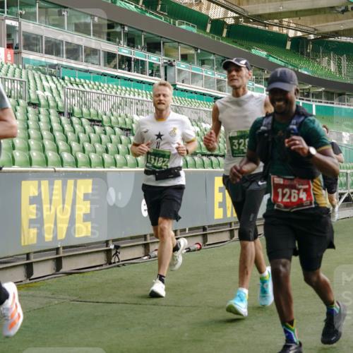 13.09.2026 - 21. swb-Marathon Bremen Michael Burmester http://msf.ph/oto/10446482 13.09.2026 12:46:35 Laufen im Stadion 195, 280, 474, 508, 538, 567, 604, 697, 788, 868, 1017, 1034, 1181, 1241, 1277, 1554, 1863, 2020, 2021, 2084, 2087, 2297, 2538, 2646, 2809, 2889, 3118, 3196, 3271, 3284, 3297, 3424, 3520, 4025, 4110, 4157, 4236, 4239, 4729, 4777, 4808, 5024, 5092, 5238, 5283, 5674, 5719, 5725, 5976, 6053, 6686, 6815, 6918, 7102, 7336, 7478, 7814, 7871, 8054, 8060, 8096, 8319, 8325, 8331, 8334, 8670, 8701, 8756, 8936, 8983, 9061, 9070, 9129, 9273, 9306, 9495, 9544, 9642, 9813, 9918, 13034, 439 meine-sportfotos.de