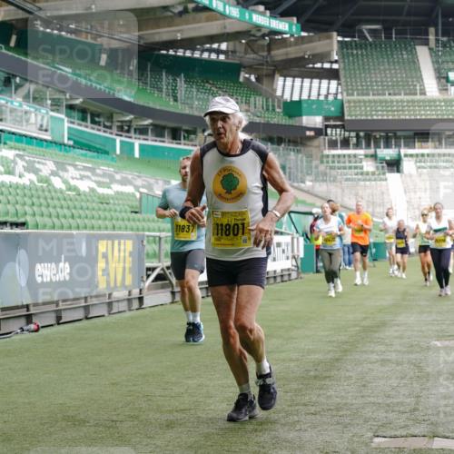 13.09.2026 - 21. swb-Marathon Bremen Michael Burmester http://msf.ph/oto/10446492 13.09.2026 10:29:37 Laufen im Stadion 10162, 10170, 10183, 10193, 10200, 10218, 10233, 10253, 10267, 10270, 10294, 10316, 10334, 10348, 10381, 10392, 10421, 10426, 10452, 10467, 10515, 10525, 10537, 10538, 10544, 10585, 10588, 10641, 10652, 10655, 10709, 10734, 10739, 10761, 10763, 10764, 10770, 10780, 10808, 10825, 10827, 10835, 10837, 10840, 10876, 10887, 10906, 10910, 10923, 10966, 10984, 10993, 11002, 11005, 11007, 11018, 11035, 11058, 11087, 11092, 11109, 11170 meine-sportfotos.de