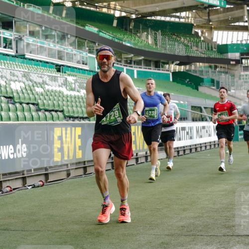 13.09.2026 - 21. swb-Marathon Bremen Michael Burmester http://msf.ph/oto/10446760 13.09.2026 12:46:42 Laufen im Stadion 195, 474, 508, 538, 567, 604, 621, 697, 788, 868, 1017, 1034, 1181, 1241, 1277, 1554, 1863, 2021, 2084, 2087, 2297, 2538, 2646, 2809, 2889, 3118, 3196, 3284, 3297, 3424, 3520, 4025, 4110, 4157, 4236, 4239, 4729, 4777, 4808, 4992, 5024, 5238, 5283, 5674, 5719, 5725, 5976, 6053, 6686, 6815, 6918, 7102, 7336, 7478, 7814, 7871, 8054, 8060, 8096, 8319, 8325, 8331, 8334, 8670, 8701, 8756, 8936, 8983, 9061, 9070, 9273, 9306, 9495, 9544, 9642, 9689, 9813, 9918, 13034, 439 meine-sportfotos.de