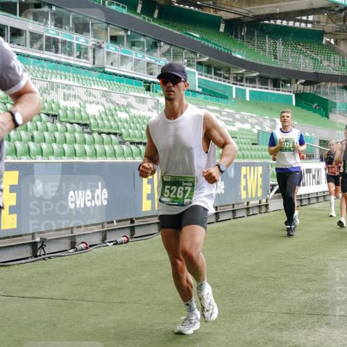 13.09.2026 - 21. swb-Marathon Bremen Michael Burmester http://msf.ph/oto/10446789 13.09.2026 13:08:21 Laufen im Stadion 132, 156, 489, 549, 551, 607, 625, 682, 716, 800, 808, 809, 834, 846, 884, 911, 922, 1025, 1124, 1150, 1173, 1189, 1210, 1285, 1289, 1322, 1364, 1369, 1387, 1395, 1398, 1532, 1559, 1600, 1688, 1831, 1841, 1854, 1871, 1880, 1899, 1926, 1938, 2003, 2041, 2070, 2215, 2219, 2229, 2243, 2283, 2318, 2366, 2380, 2405, 2413, 2429, 2440, 2441, 2467, 2492, 2565, 2611, 2635, 2692, 2699, 2721, 2727, 2731, 2755, 2782, 2802, 2818, 2823, 2831, 2841, 2866, 2897, 2911, 2930, 2941, 2949, 2960 meine-sportfotos.de
