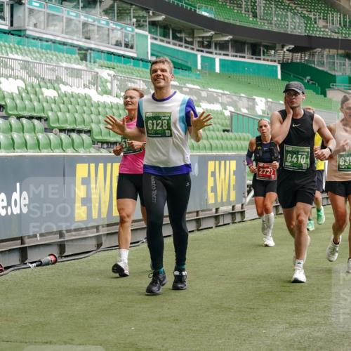 13.09.2026 - 21. swb-Marathon Bremen Michael Burmester http://msf.ph/oto/10446856 13.09.2026 13:08:23 Laufen im Stadion 132, 156, 489, 549, 551, 607, 625, 682, 716, 800, 808, 809, 834, 846, 884, 911, 922, 1025, 1124, 1150, 1173, 1189, 1210, 1285, 1289, 1322, 1364, 1387, 1395, 1398, 1532, 1559, 1600, 1688, 1831, 1841, 1854, 1871, 1880, 1899, 1926, 1938, 2003, 2041, 2070, 2215, 2219, 2229, 2243, 2283, 2318, 2366, 2380, 2405, 2413, 2429, 2441, 2467, 2492, 2565, 2611, 2635, 2692, 2699, 2721, 2727, 2731, 2755, 2782, 2802, 2818, 2823, 2831, 2841, 2866, 2897, 2911, 2930, 2941, 2949, 2960, 3327 meine-sportfotos.de