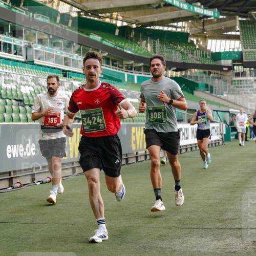 13.09.2026 - 21. swb-Marathon Bremen Michael Burmester http://msf.ph/oto/10446869 13.09.2026 12:46:45 Laufen im Stadion 195, 474, 538, 567, 604, 621, 697, 788, 868, 1017, 1034, 1181, 1241, 1277, 1554, 1863, 2021, 2084, 2087, 2266, 2297, 2538, 2646, 2809, 2889, 3118, 3196, 3284, 3297, 3424, 3520, 4025, 4110, 4157, 4236, 4239, 4729, 4777, 4808, 4992, 5024, 5238, 5283, 5674, 5719, 5725, 5976, 6053, 6686, 6784, 6815, 6918, 7102, 7336, 7478, 7814, 7871, 8054, 8060, 8096, 8319, 8325, 8331, 8334, 8670, 8701, 8756, 8936, 8983, 9061, 9070, 9273, 9306, 9495, 9544, 9642, 9689, 9813, 9918, 13034, 439 meine-sportfotos.de
