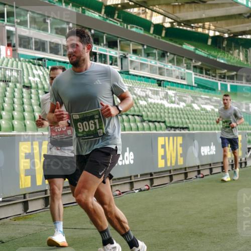 13.09.2026 - 21. swb-Marathon Bremen Michael Burmester http://msf.ph/oto/10446924 13.09.2026 12:46:46 Laufen im Stadion 195, 474, 538, 567, 604, 621, 697, 788, 868, 1017, 1034, 1181, 1241, 1277, 1554, 1863, 2021, 2084, 2087, 2266, 2297, 2538, 2646, 2809, 2889, 3118, 3196, 3284, 3297, 3424, 3520, 4025, 4110, 4157, 4236, 4239, 4729, 4777, 4808, 4992, 5024, 5238, 5283, 5674, 5719, 5725, 5976, 6053, 6686, 6784, 6815, 6918, 7102, 7336, 7478, 7814, 7871, 8054, 8060, 8096, 8319, 8325, 8331, 8334, 8670, 8701, 8756, 8936, 8983, 9061, 9070, 9273, 9306, 9495, 9544, 9689, 9813, 9918, 13034, 439 meine-sportfotos.de