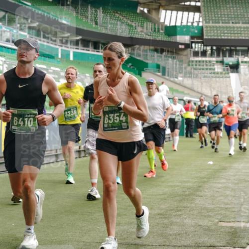 13.09.2026 - 21. swb-Marathon Bremen Michael Burmester http://msf.ph/oto/10447046 13.09.2026 13:08:25 Laufen im Stadion 132, 156, 489, 549, 551, 607, 625, 682, 716, 800, 808, 809, 834, 846, 884, 911, 922, 1025, 1124, 1150, 1173, 1189, 1210, 1285, 1289, 1322, 1364, 1387, 1395, 1398, 1532, 1559, 1600, 1688, 1831, 1841, 1854, 1871, 1880, 1899, 1926, 1938, 2003, 2041, 2070, 2215, 2219, 2229, 2243, 2283, 2318, 2366, 2380, 2405, 2413, 2429, 2441, 2467, 2492, 2565, 2611, 2635, 2692, 2699, 2721, 2727, 2731, 2755, 2782, 2802, 2818, 2823, 2831, 2841, 2866, 2897, 2911, 2930, 2941, 2949, 2960, 3327 meine-sportfotos.de