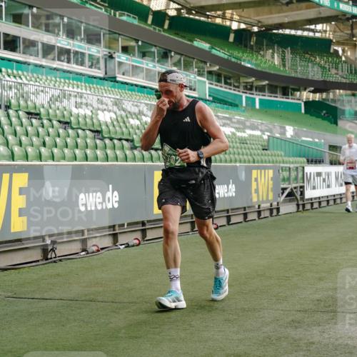 13.09.2026 - 21. swb-Marathon Bremen Michael Burmester http://msf.ph/oto/10447073 13.09.2026 12:46:51 Laufen im Stadion 195, 474, 538, 567, 604, 621, 697, 868, 1017, 1034, 1181, 1241, 1277, 1554, 1863, 2021, 2084, 2087, 2266, 2297, 2538, 2646, 2809, 2889, 3118, 3196, 3284, 3297, 3424, 3520, 4025, 4110, 4157, 4236, 4239, 4614, 4729, 4777, 4808, 4992, 5024, 5238, 5283, 5674, 5719, 5725, 5803, 5976, 6053, 6686, 6708, 6784, 6815, 6918, 7102, 7336, 7538, 7814, 7871, 8060, 8319, 8325, 8331, 8334, 8621, 8670, 8701, 8756, 8936, 8983, 9061, 9273, 9495, 9544, 9689, 9813, 9918, 13034, 439 meine-sportfotos.de