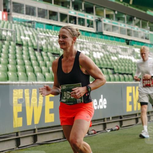 13.09.2026 - 21. swb-Marathon Bremen Michael Burmester http://msf.ph/oto/10447226 13.09.2026 12:46:56 Laufen im Stadion 195, 538, 567, 604, 621, 697, 868, 1017, 1034, 1181, 1241, 1277, 1554, 1863, 2021, 2084, 2087, 2266, 2297, 2538, 2646, 2809, 2889, 3118, 3196, 3284, 3297, 3424, 3520, 3794, 4025, 4110, 4157, 4236, 4239, 4614, 4729, 4777, 4808, 4992, 5024, 5238, 5283, 5674, 5719, 5725, 5803, 5976, 6053, 6686, 6708, 6784, 6815, 7102, 7336, 7538, 7814, 7871, 8060, 8319, 8325, 8331, 8334, 8621, 8670, 8701, 8756, 8936, 8980, 8983, 9061, 9273, 9495, 9544, 9689, 9813, 9918, 13034, 439 meine-sportfotos.de