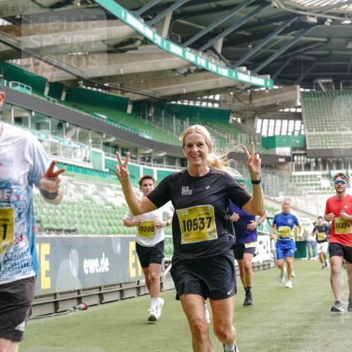 13.09.2026 - 21. swb-Marathon Bremen Michael Burmester http://msf.ph/oto/10447256 13.09.2026 10:29:52 Laufen im Stadion 10162, 10170, 10183, 10193, 10200, 10218, 10233, 10253, 10267, 10304, 10316, 10334, 10339, 10348, 10359, 10381, 10392, 10421, 10426, 10452, 10467, 10515, 10525, 10537, 10538, 10544, 10585, 10588, 10641, 10652, 10709, 10734, 10739, 10761, 10763, 10764, 10780, 10808, 10825, 10827, 10835, 10837, 10840, 10862, 10863, 10876, 10884, 10887, 10906, 10910, 10923, 10966, 10984, 10993, 11002, 11005, 11007, 11018, 11035, 11038, 11058, 11109 meine-sportfotos.de