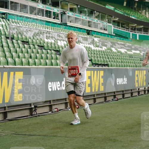 13.09.2026 - 21. swb-Marathon Bremen Michael Burmester http://msf.ph/oto/10447262 13.09.2026 12:46:57 Laufen im Stadion 195, 538, 567, 604, 621, 697, 868, 1017, 1034, 1181, 1241, 1277, 1554, 1863, 2021, 2084, 2087, 2266, 2297, 2538, 2646, 2809, 2889, 3118, 3196, 3284, 3297, 3424, 3520, 3794, 4025, 4110, 4157, 4236, 4239, 4614, 4729, 4777, 4808, 4992, 5024, 5238, 5283, 5674, 5719, 5725, 5803, 5976, 6053, 6686, 6708, 6784, 6815, 7102, 7336, 7538, 7814, 7871, 8060, 8319, 8325, 8331, 8334, 8621, 8670, 8701, 8756, 8936, 8980, 8983, 9061, 9273, 9495, 9544, 9689, 9813, 9918, 13034, 439 meine-sportfotos.de