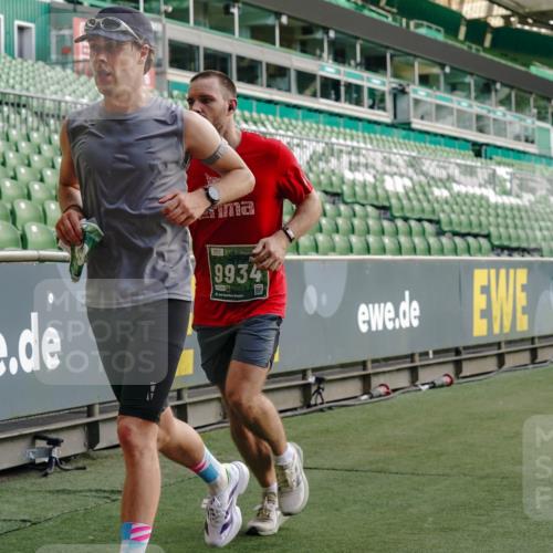 13.09.2026 - 21. swb-Marathon Bremen Michael Burmester http://msf.ph/oto/10447466 13.09.2026 12:47:02 Laufen im Stadion 195, 384, 538, 567, 604, 621, 697, 868, 1017, 1034, 1181, 1241, 1554, 1863, 2021, 2084, 2087, 2266, 2297, 2538, 2646, 2809, 2889, 2956, 3118, 3196, 3242, 3284, 3297, 3424, 3520, 3794, 4025, 4157, 4236, 4239, 4614, 4729, 4777, 4808, 4992, 5024, 5238, 5283, 5674, 5719, 5725, 5803, 5976, 6053, 6686, 6708, 6784, 6815, 7102, 7336, 7538, 7814, 7871, 8060, 8319, 8325, 8331, 8334, 8611, 8621, 8670, 8701, 8756, 8936, 8980, 8983, 9061, 9273, 9495, 9544, 9689, 9813, 9918, 13034, 439 meine-sportfotos.de