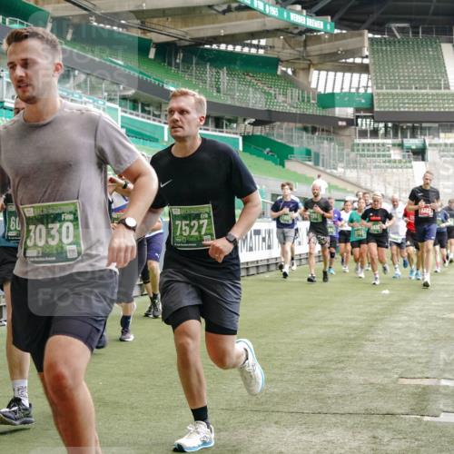 13.09.2026 - 21. swb-Marathon Bremen Michael Burmester http://msf.ph/oto/10447523 13.09.2026 13:08:33 Laufen im Stadion 132, 156, 383, 489, 549, 551, 563, 607, 625, 682, 800, 808, 809, 813, 834, 846, 884, 911, 1025, 1072, 1124, 1150, 1173, 1189, 1210, 1285, 1289, 1322, 1364, 1387, 1395, 1398, 1532, 1559, 1600, 1688, 1831, 1841, 1854, 1880, 1899, 1926, 2003, 2041, 2070, 2208, 2215, 2219, 2229, 2243, 2283, 2318, 2366, 2380, 2405, 2413, 2429, 2441, 2467, 2492, 2565, 2611, 2635, 2692, 2727, 2731, 2755, 2782, 2802, 2823, 2831, 2841, 2866, 2897, 2911, 2930, 2931, 2941, 2949, 2960, 3327, 3437 meine-sportfotos.de