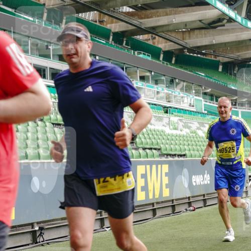13.09.2026 - 21. swb-Marathon Bremen Michael Burmester http://msf.ph/oto/10447556 13.09.2026 10:29:56 Laufen im Stadion 10162, 10170, 10174, 10183, 10193, 10200, 10218, 10233, 10253, 10267, 10281, 10304, 10316, 10334, 10339, 10348, 10359, 10381, 10392, 10421, 10426, 10452, 10467, 10515, 10525, 10537, 10538, 10585, 10588, 10641, 10652, 10714, 10734, 10739, 10761, 10763, 10764, 10765, 10780, 10808, 10825, 10827, 10835, 10837, 10840, 10862, 10863, 10876, 10884, 10886, 10887, 10906, 10910, 10923, 10966, 10984, 10993, 11002, 11005, 11007, 11018, 11035, 11038, 11109 meine-sportfotos.de