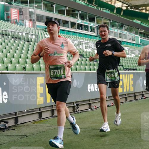 13.09.2026 - 21. swb-Marathon Bremen Michael Burmester http://msf.ph/oto/10447940 13.09.2026 12:47:17 Laufen im Stadion 195, 384, 538, 567, 604, 621, 697, 868, 1034, 1181, 1241, 1554, 2021, 2087, 2266, 2297, 2538, 2646, 2809, 2889, 2956, 3118, 3196, 3242, 3284, 3297, 3424, 3466, 3520, 3794, 4025, 4236, 4239, 4614, 4729, 4777, 4808, 4992, 5024, 5238, 5283, 5674, 5719, 5725, 5803, 5976, 6025, 6053, 6686, 6708, 6784, 6815, 7102, 7538, 7814, 7871, 8060, 8319, 8325, 8331, 8334, 8611, 8621, 8670, 8701, 8980, 8983, 9061, 9495, 9544, 9689, 9813, 9918, 13034 meine-sportfotos.de