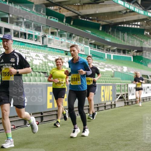 13.09.2026 - 21. swb-Marathon Bremen Michael Burmester http://msf.ph/oto/10448154 13.09.2026 10:30:11 Laufen im Stadion 10162, 10170, 10174, 10183, 10193, 10200, 10218, 10227, 10233, 10253, 10281, 10304, 10334, 10339, 10348, 10359, 10381, 10392, 10426, 10448, 10452, 10467, 10515, 10525, 10537, 10585, 10588, 10641, 10652, 10714, 10734, 10757, 10761, 10763, 10764, 10765, 10780, 10808, 10821, 10822, 10825, 10827, 10837, 10838, 10840, 10862, 10863, 10876, 10884, 10886, 10887, 10906, 10910, 10923, 10966, 10984, 11002, 11007, 11018, 11038, 11109 meine-sportfotos.de