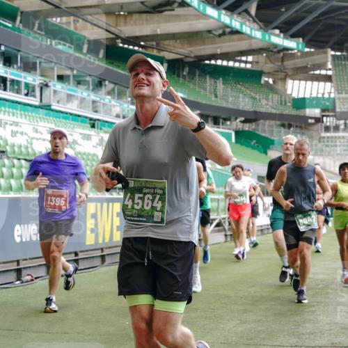13.09.2026 - 21. swb-Marathon Bremen Michael Burmester http://msf.ph/oto/10448188 13.09.2026 13:08:45 Laufen im Stadion 383, 391, 489, 532, 549, 551, 563, 607, 625, 682, 800, 808, 809, 813, 846, 884, 898, 911, 1025, 1072, 1124, 1150, 1173, 1189, 1210, 1285, 1289, 1322, 1364, 1387, 1395, 1398, 1532, 1559, 1600, 1688, 1831, 1841, 1854, 1880, 1899, 2003, 2041, 2208, 2215, 2229, 2243, 2283, 2366, 2380, 2405, 2413, 2429, 2441, 2467, 2471, 2492, 2565, 2611, 2635, 2692, 2727, 2755, 2782, 2802, 2823, 2831, 2841, 2866, 2897, 2930, 2931, 2941, 2949, 3316, 3327, 3437, 3707 meine-sportfotos.de