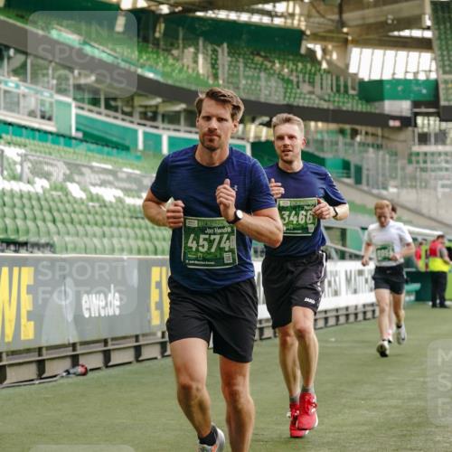 13.09.2026 - 21. swb-Marathon Bremen Michael Burmester http://msf.ph/oto/10448198 13.09.2026 12:47:28 Laufen im Stadion 382, 384, 538, 567, 604, 621, 697, 868, 889, 1034, 1181, 1554, 1872, 2021, 2087, 2266, 2538, 2646, 2809, 2956, 3118, 3196, 3242, 3284, 3297, 3424, 3466, 3520, 3794, 3910, 4025, 4236, 4239, 4614, 4712, 4729, 4777, 4808, 4992, 5024, 5238, 5283, 5674, 5725, 5803, 5976, 6025, 6053, 6058, 6686, 6708, 6784, 6815, 7102, 7399, 7538, 7803, 7814, 7871, 8060, 8334, 8611, 8621, 8670, 8701, 8706, 8980, 8981, 8983, 9010, 9061, 9495, 9544, 9689, 9813, 9918, 13034 meine-sportfotos.de
