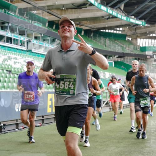 13.09.2026 - 21. swb-Marathon Bremen Michael Burmester http://msf.ph/oto/10448202 13.09.2026 13:08:45 Laufen im Stadion 383, 391, 489, 532, 549, 551, 563, 607, 625, 682, 800, 808, 809, 813, 846, 884, 898, 911, 1025, 1072, 1124, 1150, 1173, 1189, 1210, 1285, 1289, 1322, 1364, 1387, 1395, 1398, 1532, 1559, 1600, 1688, 1831, 1841, 1854, 1880, 1899, 2003, 2041, 2208, 2215, 2229, 2243, 2283, 2366, 2380, 2405, 2413, 2429, 2441, 2467, 2471, 2492, 2565, 2611, 2635, 2692, 2727, 2755, 2782, 2802, 2823, 2831, 2841, 2866, 2897, 2930, 2931, 2941, 2949, 3316, 3327, 3437, 3707 meine-sportfotos.de