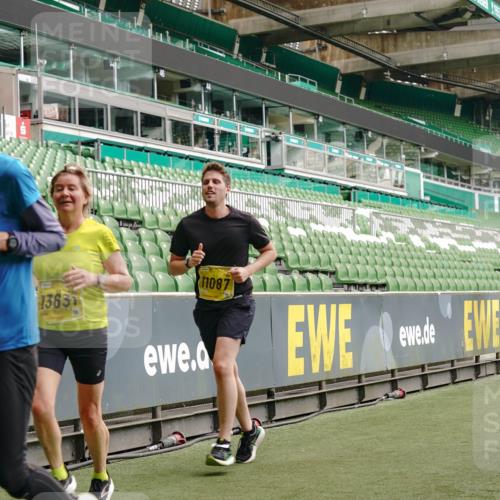 13.09.2026 - 21. swb-Marathon Bremen Michael Burmester http://msf.ph/oto/10448249 13.09.2026 10:30:12 Laufen im Stadion 10162, 10170, 10174, 10183, 10193, 10200, 10218, 10227, 10233, 10253, 10281, 10304, 10334, 10339, 10348, 10359, 10381, 10392, 10426, 10448, 10452, 10467, 10515, 10525, 10537, 10585, 10588, 10641, 10652, 10714, 10734, 10757, 10761, 10763, 10764, 10765, 10780, 10808, 10821, 10822, 10825, 10827, 10837, 10838, 10840, 10862, 10863, 10876, 10884, 10886, 10887, 10906, 10923, 10966, 10984, 11002, 11007, 11018, 11038, 11109 meine-sportfotos.de