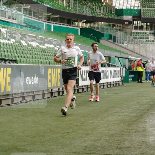13.09.2026 - 21. swb-Marathon Bremen Michael Burmester http://msf.ph/oto/10448263 13.09.2026 12:47:30 Laufen im Stadion 382, 384, 538, 567, 604, 621, 697, 868, 889, 1034, 1181, 1554, 1872, 1925, 2021, 2087, 2266, 2538, 2646, 2809, 2956, 3118, 3196, 3242, 3284, 3297, 3424, 3466, 3520, 3794, 3910, 4025, 4236, 4239, 4614, 4712, 4729, 4777, 4808, 4992, 5024, 5238, 5283, 5674, 5725, 5803, 5976, 6025, 6053, 6058, 6686, 6708, 6784, 6815, 7102, 7399, 7538, 7803, 7814, 7871, 8060, 8334, 8611, 8621, 8670, 8701, 8706, 8980, 8981, 8983, 9010, 9061, 9495, 9544, 9689, 9813, 9918, 13034 meine-sportfotos.de