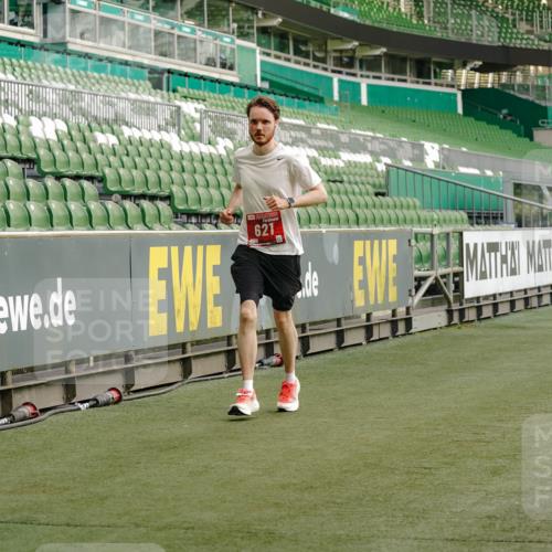 13.09.2026 - 21. swb-Marathon Bremen Michael Burmester http://msf.ph/oto/10448316 13.09.2026 12:47:33 Laufen im Stadion 382, 384, 538, 567, 604, 621, 697, 868, 889, 1034, 1554, 1872, 1925, 2021, 2087, 2266, 2538, 2646, 2809, 2956, 3118, 3196, 3242, 3284, 3297, 3424, 3466, 3520, 3794, 3910, 4025, 4236, 4239, 4614, 4712, 4729, 4777, 4808, 4992, 5024, 5238, 5283, 5674, 5725, 5803, 5976, 6025, 6053, 6058, 6686, 6708, 6784, 6815, 7102, 7399, 7538, 7803, 7814, 7871, 8060, 8334, 8611, 8621, 8670, 8701, 8706, 8980, 8981, 8983, 9010, 9061, 9544, 9689, 9813, 9918, 13034 meine-sportfotos.de